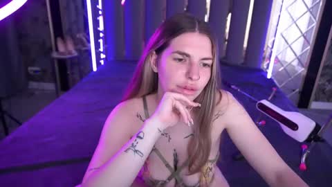 danielareign online show from 06/02/26, 12:40