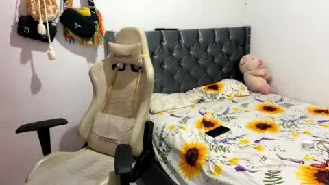 danielaw777 online show from 09/22/25, 03:19