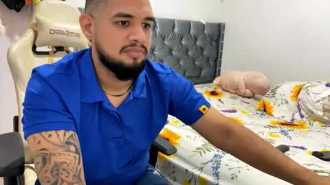 danielaw777 online show from 10/15/25, 02:44