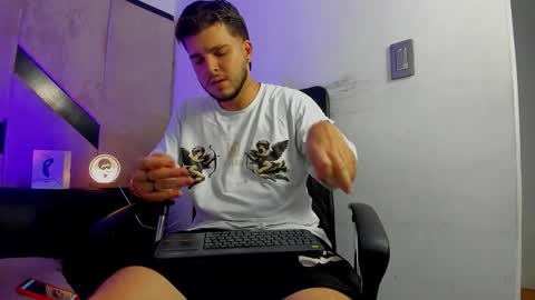 DANIEL online show from 09/19/25, 02:35