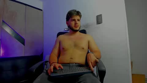 DANIEL online show from 10/23/25, 02:33