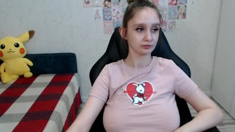 Snapshot of daniella_martin chatting on 04/05/26, 12:35 Daniella Martin online show from 04/05/26, 12:35