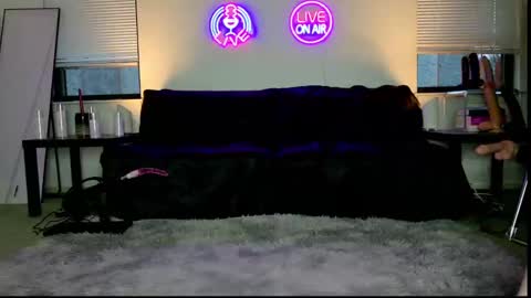 Danielle Banks online show from 11/20/25, 09:36