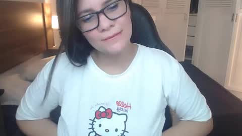 daniellerain online show from 05/01/26, 12:04