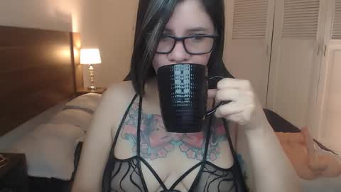 daniellerain online show from 06/02/26, 09:44