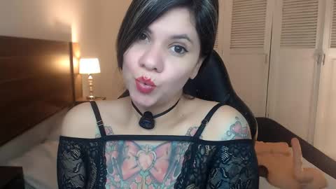 daniellerain online show from 06/05/26, 10:21