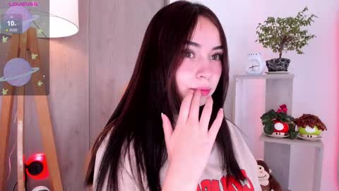 Snapshot of daniellerose_ chatting on 02/18/25, 08:47 Danielle Rose online show from 02/18/25, 08:47