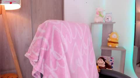 Snapshot of daniellerose_ chatting on 09/27/25, 07:19 Danielle Rose online show from 09/27/25, 07:19