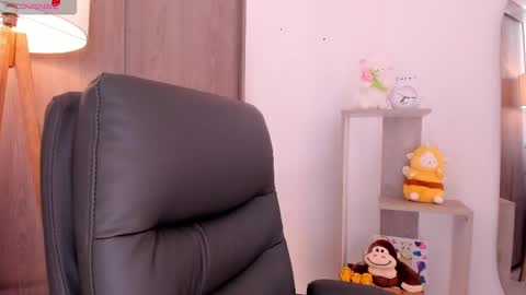 Snapshot of daniellerose_ chatting on 10/04/25, 09:46 Danielle Rose online show from 10/04/25, 09:46