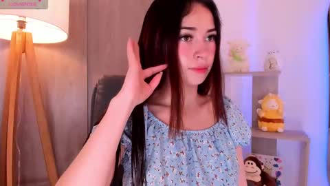 Snapshot of daniellerose_ chatting on 10/24/25, 10:06 Danielle Rose online show from 10/24/25, 10:06