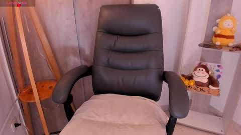 Snapshot of daniellerose_ chatting on 11/15/25, 10:59 Danielle Rose online show from 11/15/25, 10:59