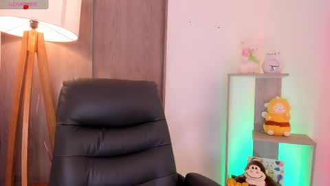 Snapshot of daniellerose_ chatting on 11/21/25, 11:03 Danielle Rose online show from 11/21/25, 11:03