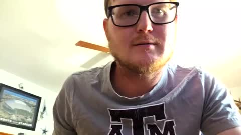 Snapshot of danielp_mod_cb chatting on 10/28/25, 06:32 Daniel    y. online show from 10/28/25, 06:32