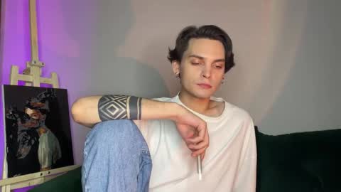 Snapshot of danieltuckerr chatting on 10/02/25, 02:29 danieltuckerr online show from 10/02/25, 02:29
