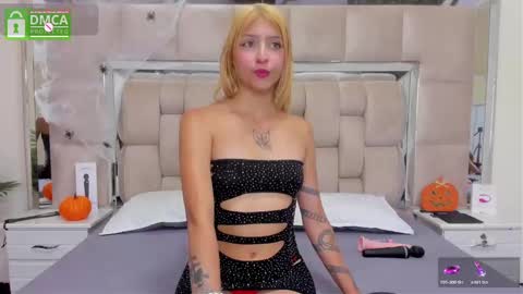 Snapshot of daniiela_beteche777 chatting on 11/03/25, 01:12 DANIELA online show from 11/03/25, 01:12