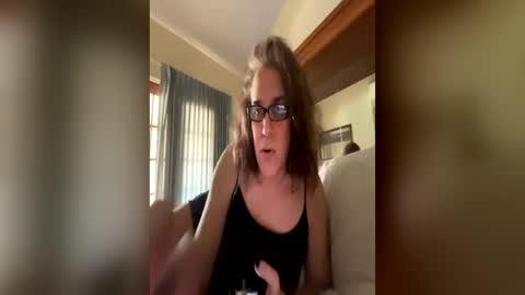 Dani online show from 06/16/26, 02:52