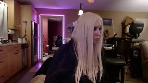 DanikaWhite69 online show from 12/19/24, 08:45