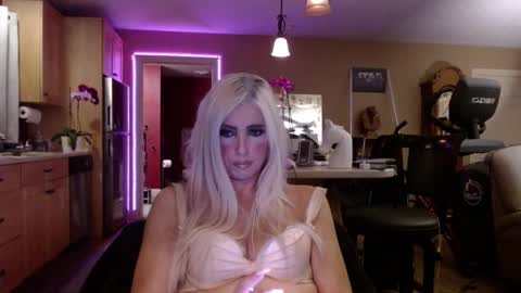 DanikaWhite69 online show from 09/22/25, 05:53