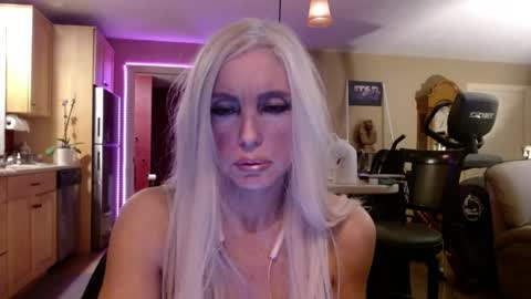 DanikaWhite69 online show from 04/18/26, 12:53