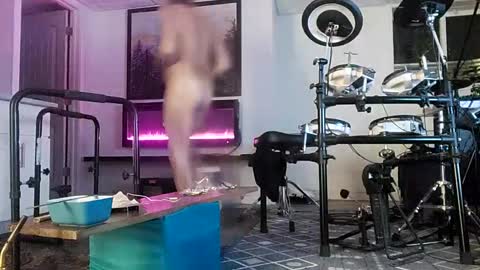 Snapshot of danimal5000 chatting on 10/08/25, 04:32 danimal5000 online show from 10/08/25, 04:32