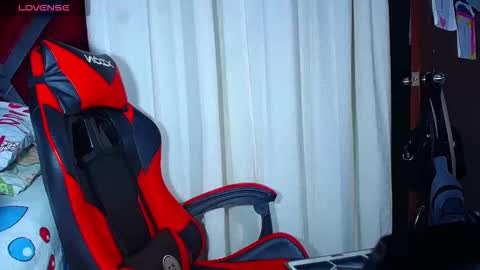 Snapshot of danisabrownn chatting on 11/27/25, 12:18 danisabrownn online show from 11/27/25, 12:18