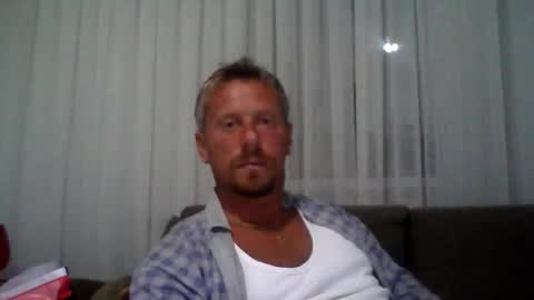 Snapshot of danisami12345 chatting on 09/20/25, 10:44 daniel online show from 09/20/25, 10:44