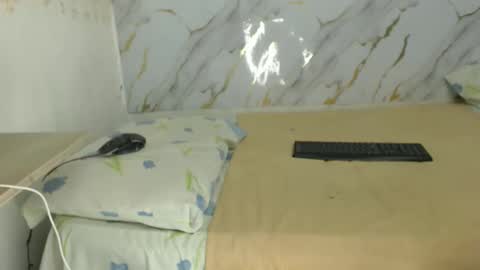 Snapshot of danisha99 chatting on 09/27/25, 10:31 INSTAGRAM Minni Moom online show from 09/27/25, 10:31