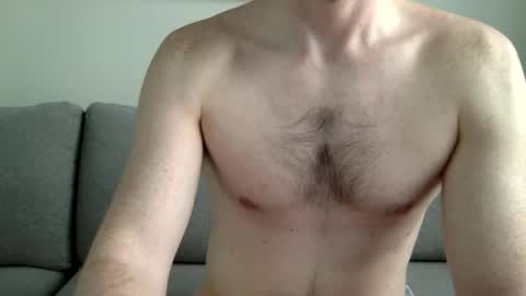 Snapshot of danishguysdicks chatting on 06/11/26, 03:43 Buzzy online show from 06/11/26, 03:43