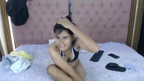 Danniela y Victoria online show from 05/19/26, 01:56