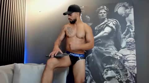 Snapshot of dann_saenz chatting on 12/27/24, 12:45 Dann saenz online show from 12/27/24, 12:45