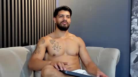 Snapshot of dann_saenz chatting on 12/27/24, 03:48 Dann saenz online show from 12/27/24, 03:48