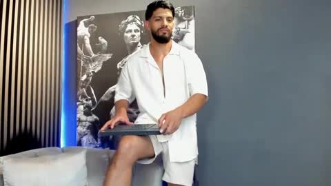 Snapshot of dann_saenz chatting on 01/01/25, 03:56 Dann saenz online show from 01/01/25, 03:56