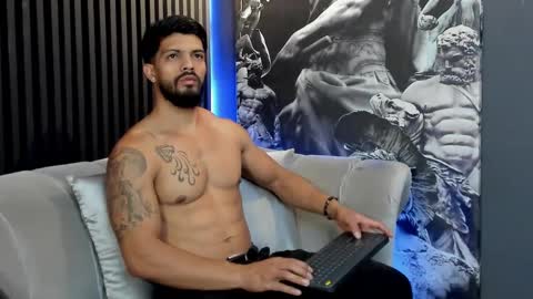 Snapshot of dann_saenz chatting on 01/07/25, 12:52 Dann saenz online show from 01/07/25, 12:52