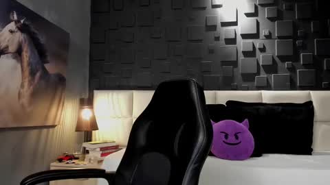 Snapshot of dann_saenz chatting on 02/02/25, 11:42 Dann saenz online show from 02/02/25, 11:42