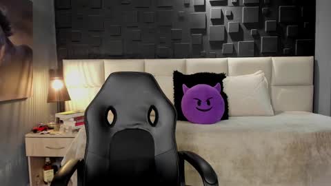 Snapshot of dann_saenz chatting on 02/07/25, 11:45 Dann saenz online show from 02/07/25, 11:45