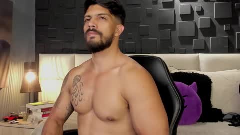 Snapshot of dann_saenz chatting on 02/08/25, 01:32 Dann saenz online show from 02/08/25, 01:32