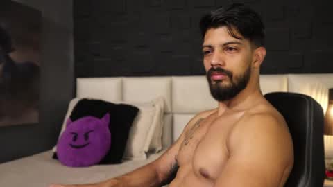 Snapshot of dann_saenz chatting on 02/16/25, 10:54 Dann saenz online show from 02/16/25, 10:54