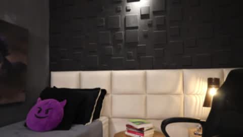 Snapshot of dann_saenz chatting on 02/17/25, 02:04 Dann saenz online show from 02/17/25, 02:04