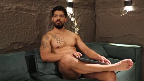 Snapshot of dann_saenz chatting on 02/28/25, 11:12 Dann saenz online show from 02/28/25, 11:12
