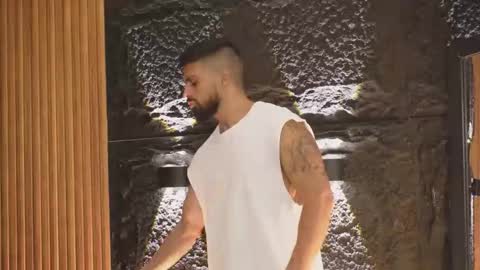 Snapshot of dann_saenz chatting on 10/15/25, 10:21 Dann saenz online show from 10/15/25, 10:21