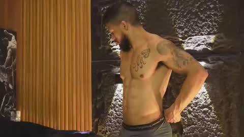 Snapshot of dann_saenz chatting on 10/22/25, 01:11 Dann saenz online show from 10/22/25, 01:11