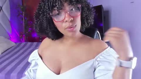 Snapshot of danna_berry chatting on 09/29/25, 04:12 DannaBerry online show from 09/29/25, 04:12