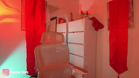 Snapshot of danna_lovs chatting on 12/14/25, 11:15 Danna Lovs online show from 12/14/25, 11:15