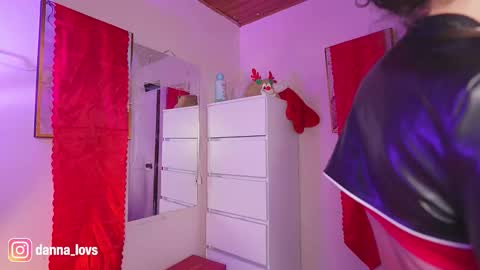 Snapshot of danna_lovs chatting on 12/15/25, 05:39 Danna Lovs online show from 12/15/25, 05:39