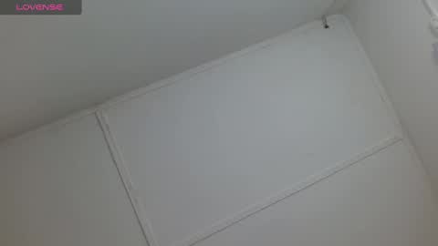 dannaberlin_0 online show from 12/22/24, 12:27