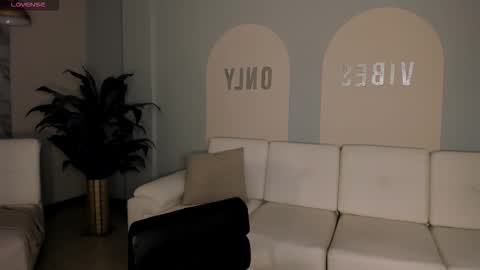 Danna Cruz  online show from 09/14/25, 10:47