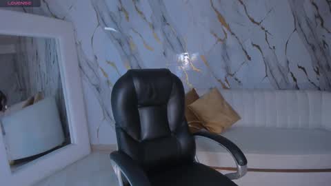 Danna Cruz  online show from 10/02/25, 07:10