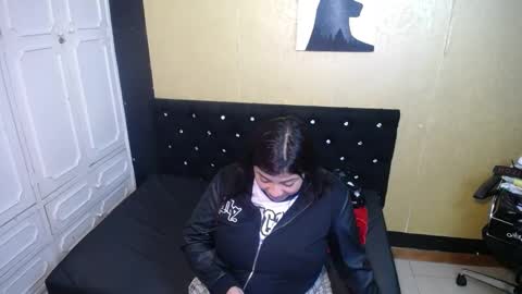 Danna Garza online show from 12/30/24, 03:47