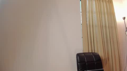 DannaHadid online show from 02/26/25, 07:16