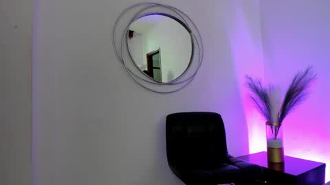 DannaHadid online show from 03/11/25, 06:30